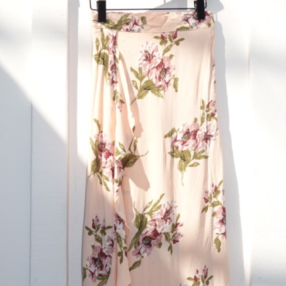 FLYNN SKYE skirt & top blush with floral print - Picture 5 of 6